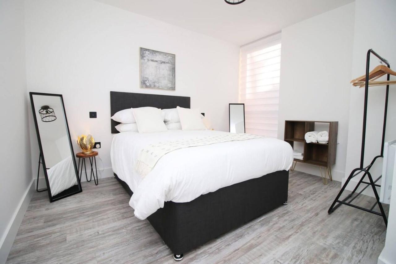 Kingsbridge Point - Cosy One Bed Apartments Near Town Centre, Swindon Exterior photo